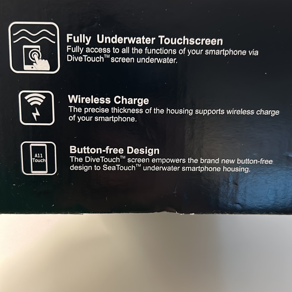 SeaTouch 2 Pro with wide angle lens, macro lens, red filter, and lens adapter - Picture 11 of 16